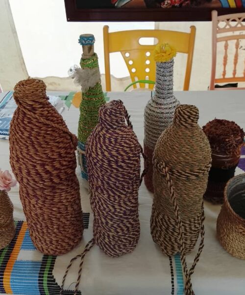 Nos bouteilles plastiques recyclées et décorées